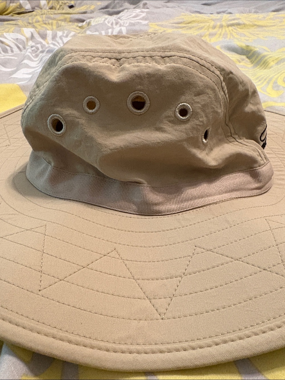 Patagonia Beige Wide-Brim Outdoor Hat - Picture 5 of 10